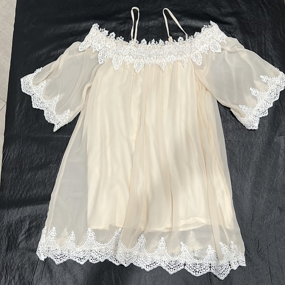 Summer top or short summer dress. - Picture 2 of 4